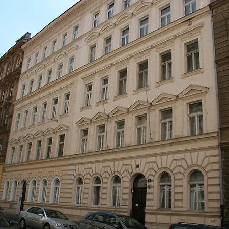 Alina Prague
